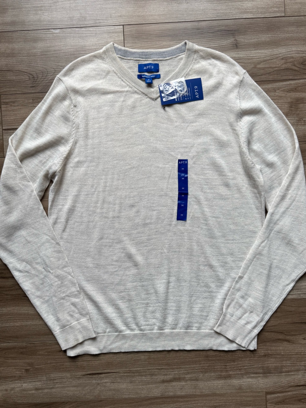 Apt. 9 Seriously Soft Merino V-neck Sweater Size Medium Stone NEW